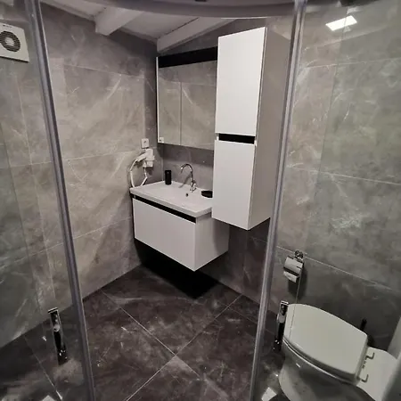 Viya Hotel 2*